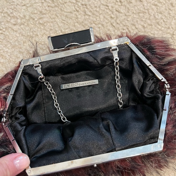 BCBGeneration furry clutch - Picture 3 of 3